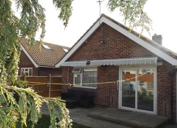 2 Bedrooms Bungalow for sale in Summerhill Close, Felpham, Bognor Regis, West Sussex PO22