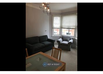 2 Bedrooms Flat to rent in Carminia Road, London SW17