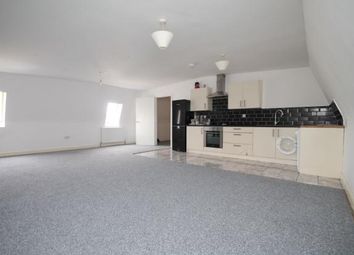 3 Bedrooms Flat to rent in Kareena Close, Hornchurch RM12