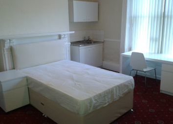 Thumbnail 9 bedroom flat to rent in 39 Ashgrove, University Area