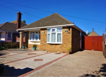 2 Bedrooms Detached bungalow for sale in Park Square West, Clacton-On-Sea CO15