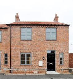 3 Bedroom Semi-detached house for rent
