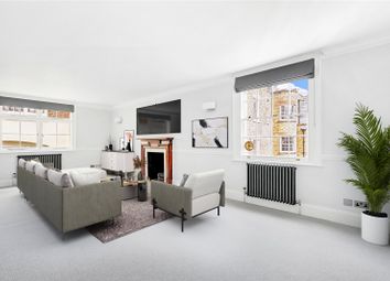 Thumbnail 3 bedroom flat to rent in Hill Street, Mayfair