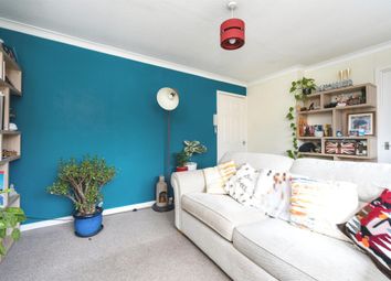 Thumbnail 2 bedroom flat for sale in Cottingham Road, Hull