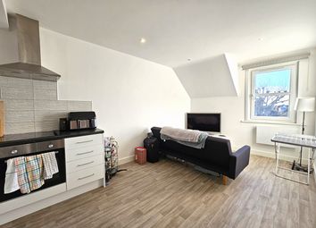 Thumbnail 2 bed flat to rent in High Road, East Finchley