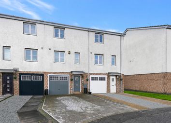 Thumbnail Town house for sale in Queens Crescent, Livingston