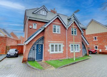 High Wycombe - Semi-detached house for sale         ...