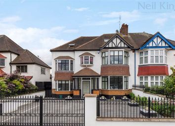 7 Bedrooms Semi-detached house for sale in Broadwalk, South Woodford, London E18