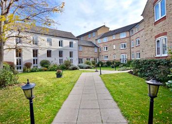 Thumbnail Flat for sale in Waterside Court, St Neots