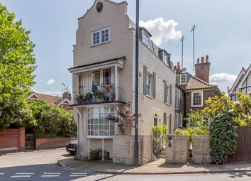 4 Bedroom End terrace house for sale