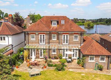 Petersfield - 5 bed detached house for sale