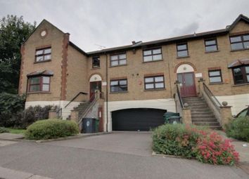 2 Bedrooms Flat to rent in Coppermill Lane, London E17
