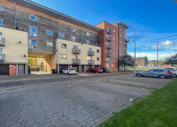 Thumbnail Flat to rent in Thorter Neuk, City Quay, Dundee