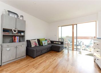 2 Bedrooms Flat to rent in Streatham High Road, London SW16