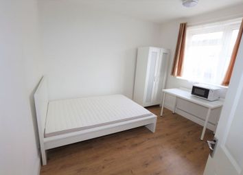 1 Bedrooms  to rent in Eton Road, Ilford IG1