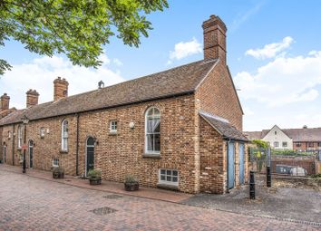 2 Bedroom End terrace house for sale