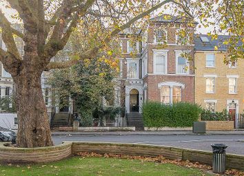 2 Bedrooms Flat for sale in St Quintin Avenue, London W10