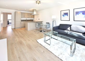3 Bedrooms Flat to rent in Stanhope House, Hackney E9