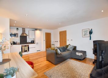 Thumbnail Flat to rent in Dowells Street, London