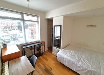 Thumbnail Studio to rent in Muswell Hill Broadway, London