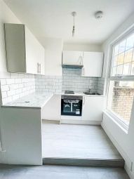 Thumbnail 1 bed flat to rent in Linthorpe Road, London