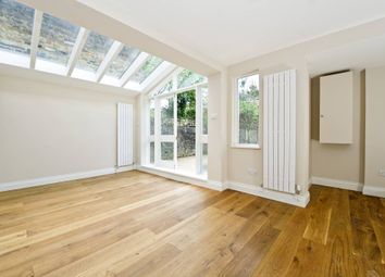 2 Bedrooms Flat to rent in Chelsham Road, London SW4