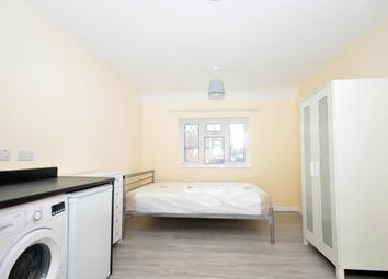 Thumbnail Room to rent in Cator Crescent, New Addington, Croydon
