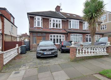 3 Bedrooms Semi-detached house for sale in Green Moor Link, Winchmore Hill N21