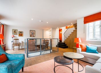 2 Bedrooms Mews house to rent in Kensington Park Mews, London W11