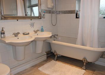 3 Bedroom Semi-detached house for rent