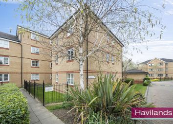 Thumbnail Flat to rent in Pickard Close, London