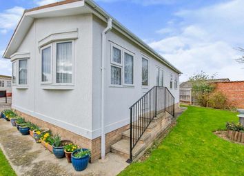 Thumbnail 2 bed mobile/park home for sale in Lindum Park, Ruskington, Sleaford