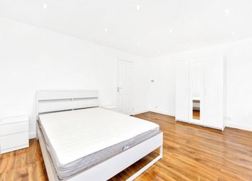 1 Bedrooms Flat to rent in Stoughton Close, Roehampton, Putney, London SW15