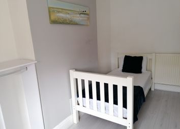 Thumbnail Shared accommodation to rent in Room 2, 11 Albert Road, Retford
