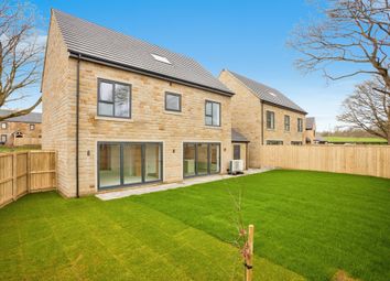 Thumbnail Detached house for sale in Copper Beech View, Oxford Road, Cleckheaton