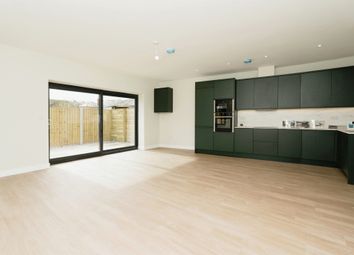 Thumbnail 2 bedroom flat for sale in Winchester Road, Romsey