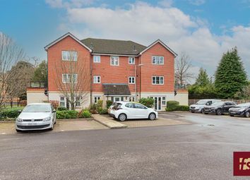 Thumbnail 2 bed flat for sale in Waterloo Road, Crowthorne