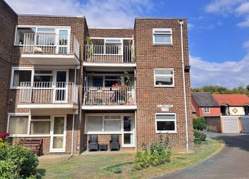 Thumbnail 2 bed flat to rent in St Johns Road, Harpenden