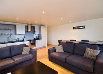 Thumbnail 2 bed flat to rent in Southgate Road, De Beauvoir Town, London