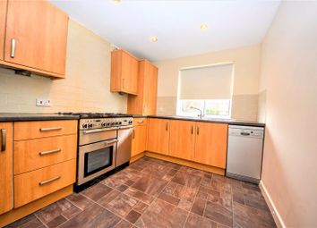 Thumbnail Flat to rent in Meon Close, Clanfield, Waterlooville