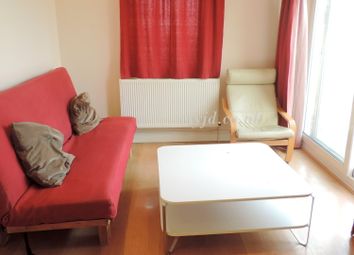 2 Bedrooms Flat to rent in Churchill Court, Rush Grove Street, London SE18