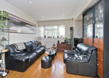 Thumbnail Property for sale in Chiltern Avenue, Bushey