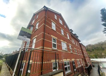 Thumbnail 2 bed flat to rent in Croydon Road, Caterham