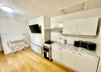 Thumbnail Flat to rent in Blagdon Road, London