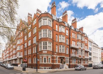 Thumbnail Flat to rent in Bedford Court Mansions, Bloomsbury