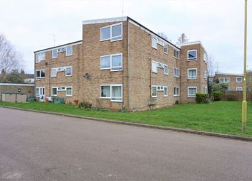 2 Bedrooms Flat to rent in Bowling Close, Harpenden AL5