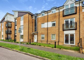 Thumbnail Flat for sale in Chequers Field, Welwyn Garden City