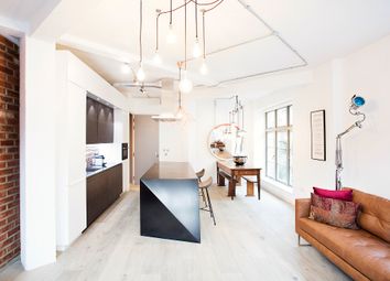 Thumbnail Flat for sale in Brett Passage, London