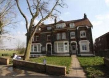 3 Bedrooms Flat to rent in Mount View Road, London N4