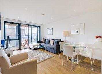 2 Bedrooms Flat to rent in Casson Apartments, Upper North Street, Canery Wharf, London E14